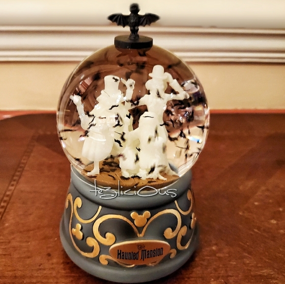Disney Other - DISNEY PARKS HITCHHIKING GHOST MUSICAL SNOWGLOBE